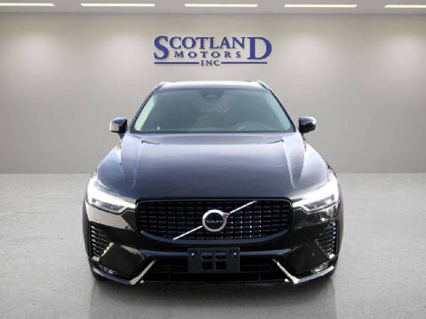 2025 Volvo XC60 B5 Core Dark Theme