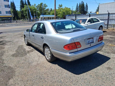 1999 Mercedes-Benz E-Class E 320
