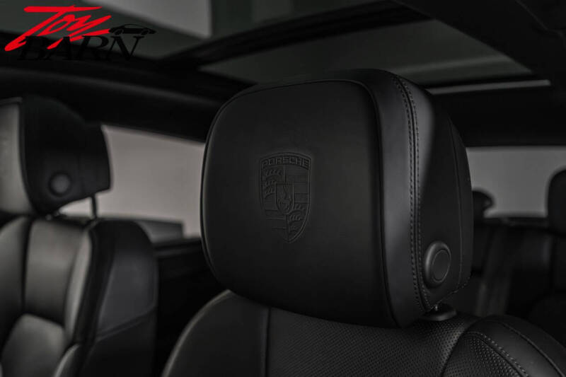 2023 Porsche Macan S