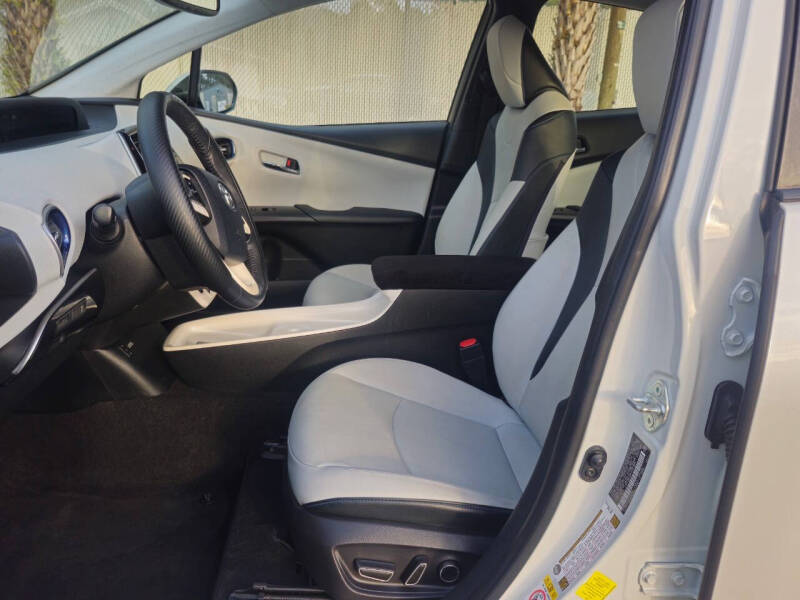 2017 Toyota Prius Four Touring