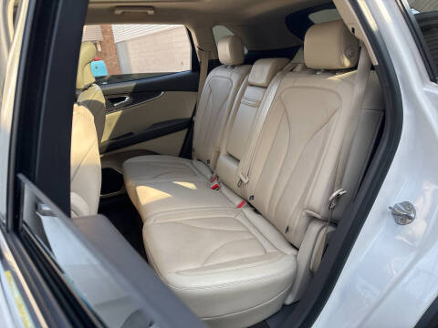 2019 Lincoln Nautilus Reserve