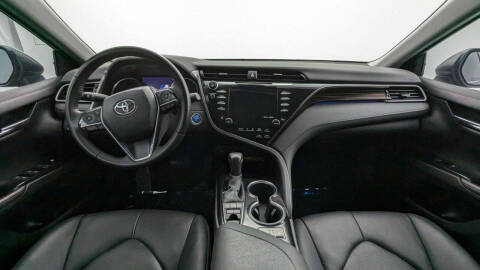 2020 Toyota Camry Hybrid XLE