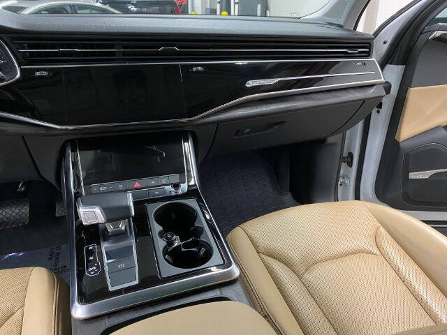 2020 Audi Q7 quattro Premium Plus 55 TFSI