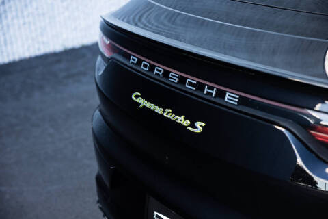 2022 Porsche Cayenne Turbo S E-Hybrid Coupe