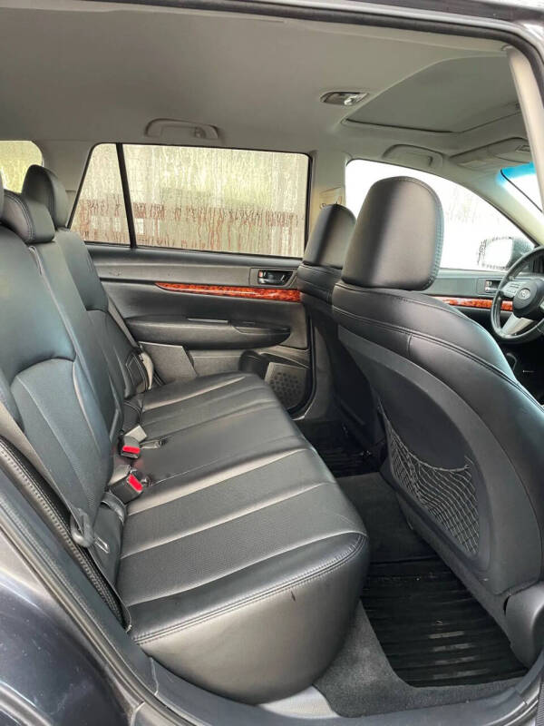 2010 Subaru Outback 2.5i Limited