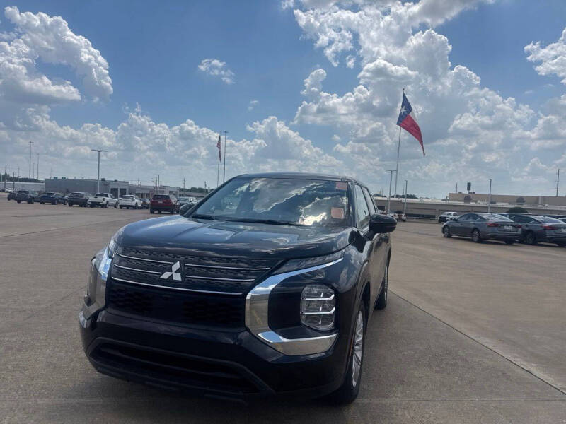 2023 Mitsubishi Outlander ES