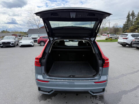 2023 Volvo XC60 B5 Plus Dark Theme