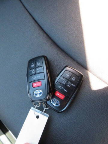 2023 Toyota Sienna XSE 7-Passenger