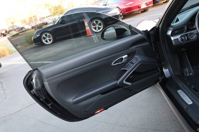 2017 Porsche 911 Carrera 4