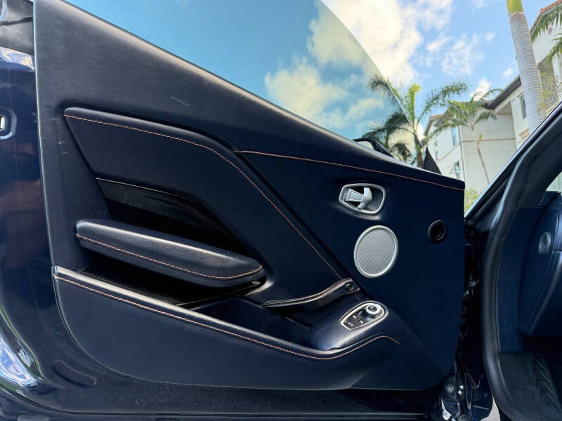 2019 Aston Martin Vantage