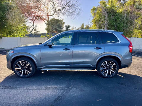 2020 Volvo XC90 T6 Momentum 6-Passenger