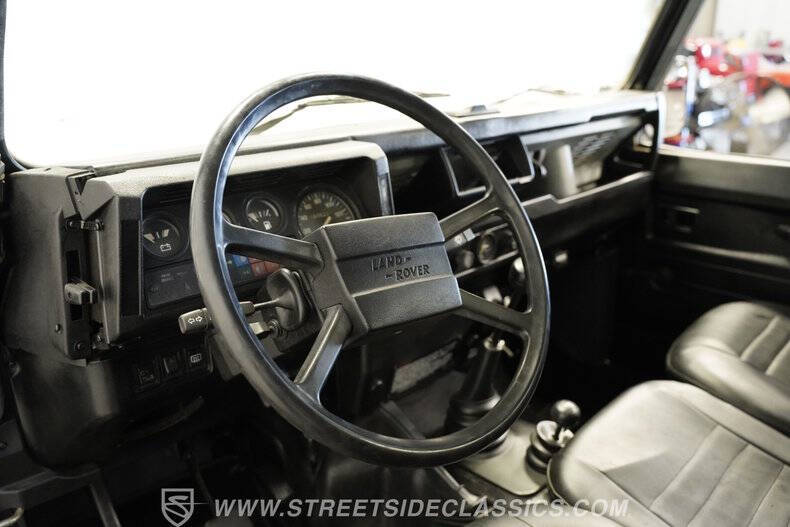 1987 Land Rover Defender