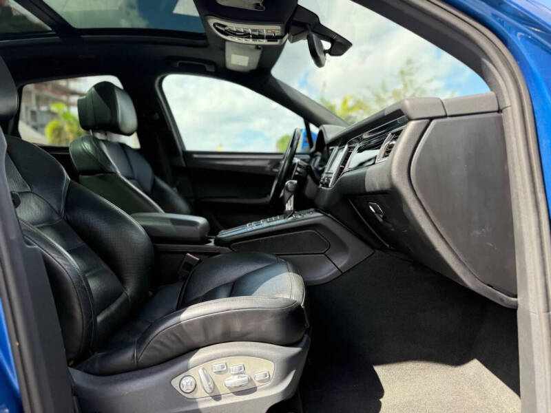 2015 Porsche Macan S