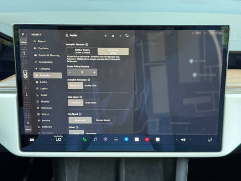 2023 Tesla Model X Standard Range