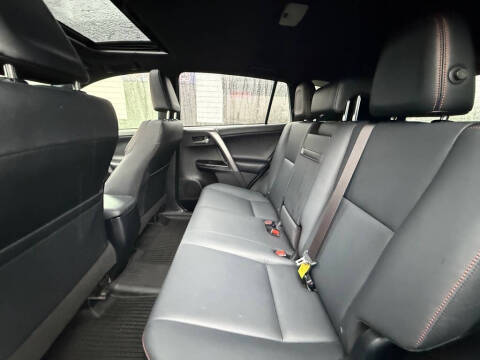 2017 Toyota RAV4 Hybrid SE