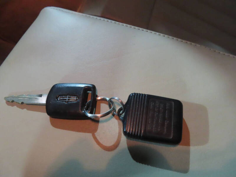 2003 Lincoln Town Car Signature