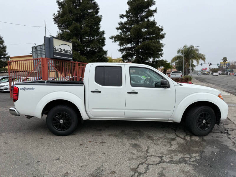 2019 Nissan Frontier SV photo 5