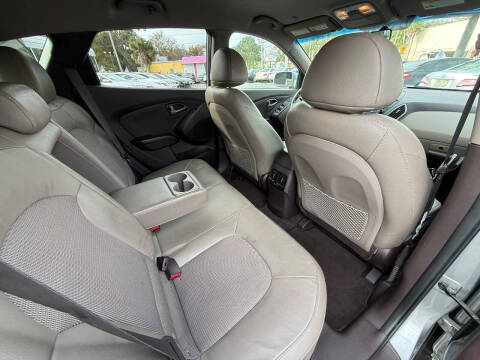 2015 Hyundai Tucson SE