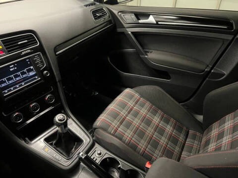 2017 Volkswagen Golf GTI S