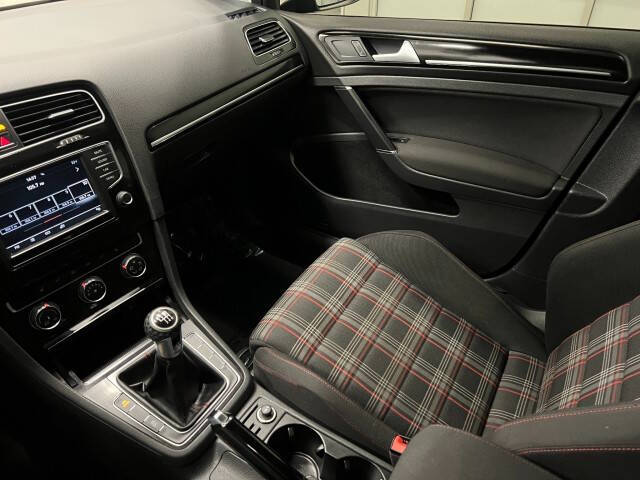 2017 Volkswagen Golf GTI S