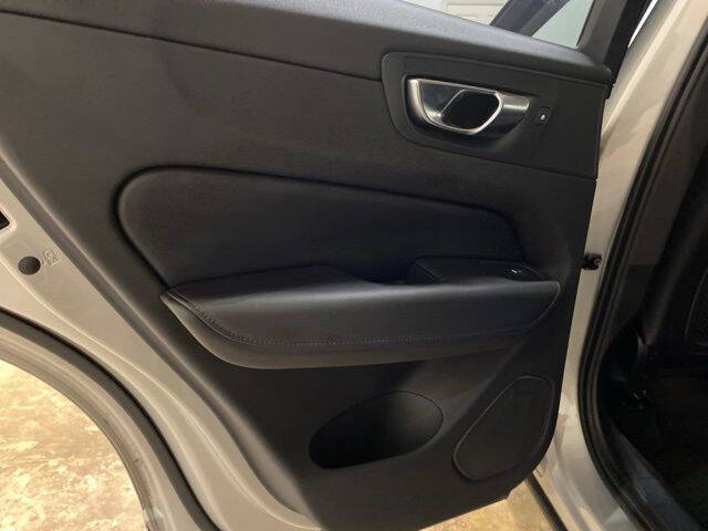2025 Volvo XC60 B5 Plus Dark Theme