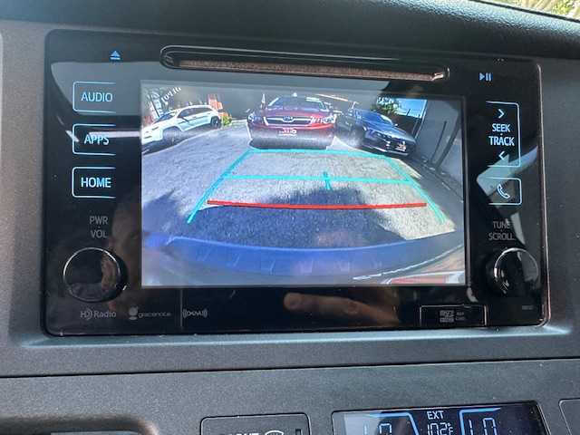 2017 Toyota Sienna SE Premium 8-Passenger