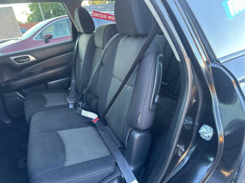 2019 Nissan Pathfinder SV