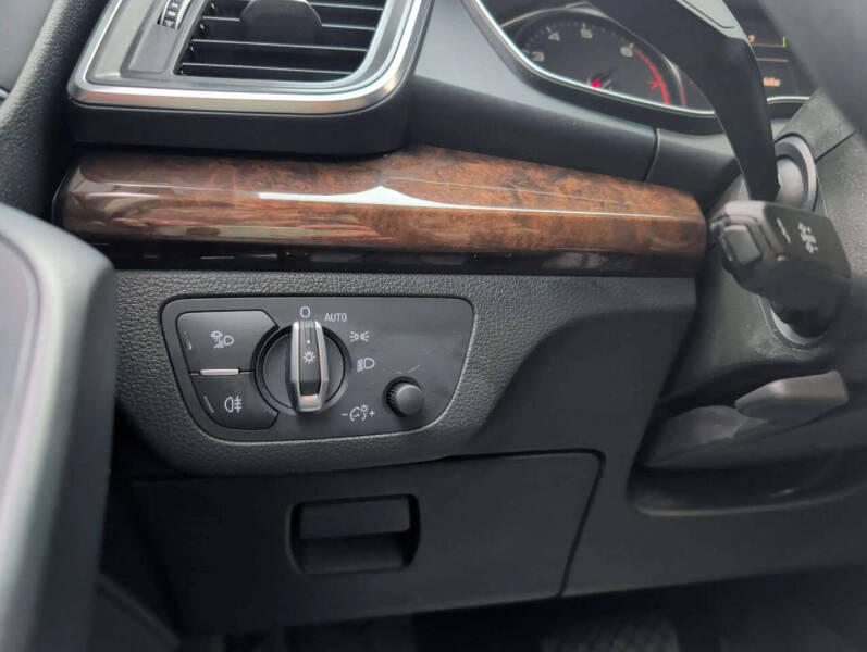 2019 Audi Q5 quattro Premium 45 TFSI