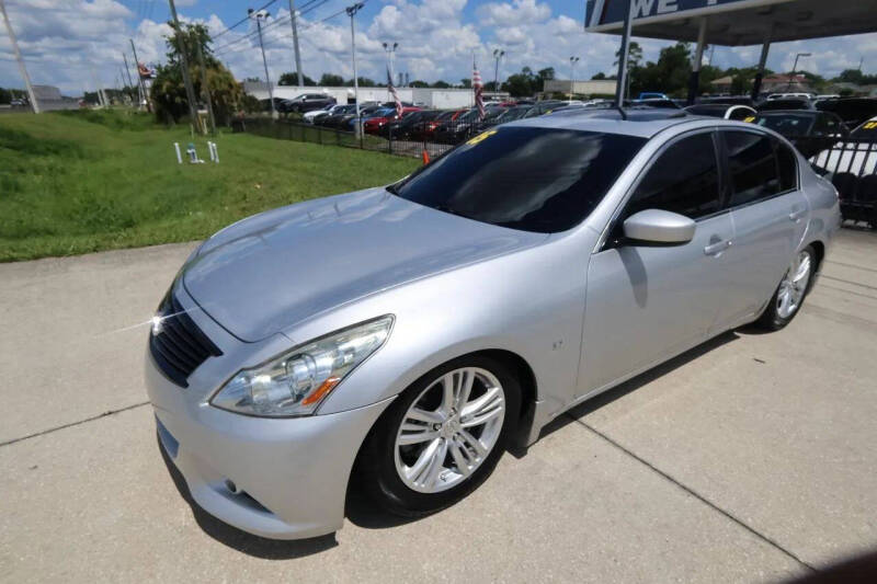2015 Infiniti Q40