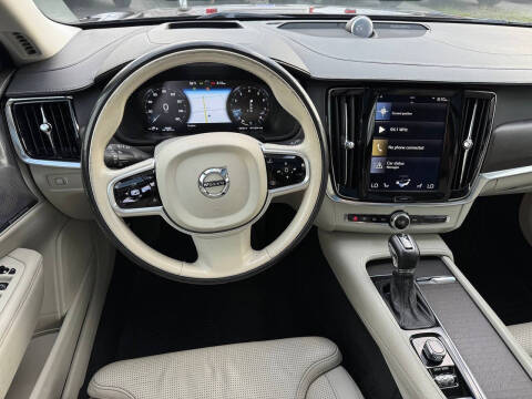 2018 Volvo V90 Cross Country T6