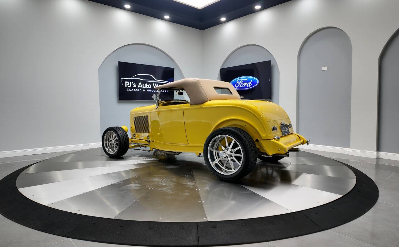 1932 Ford Roadster 59