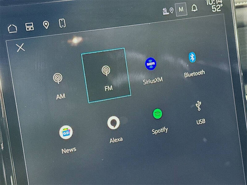 2024 GMC Acadia Elevation