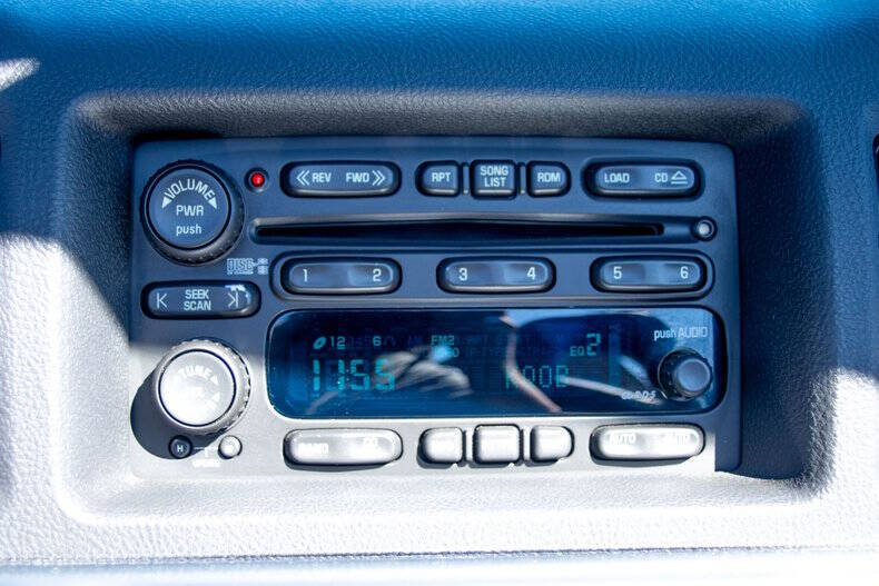 2004 Chevrolet SSR LS