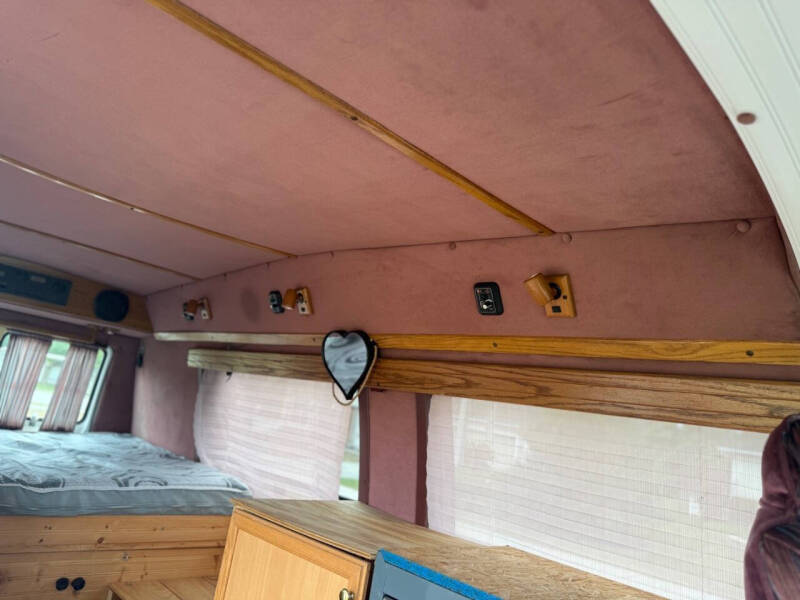 1992 Dodge Ram Van B250 Maxi