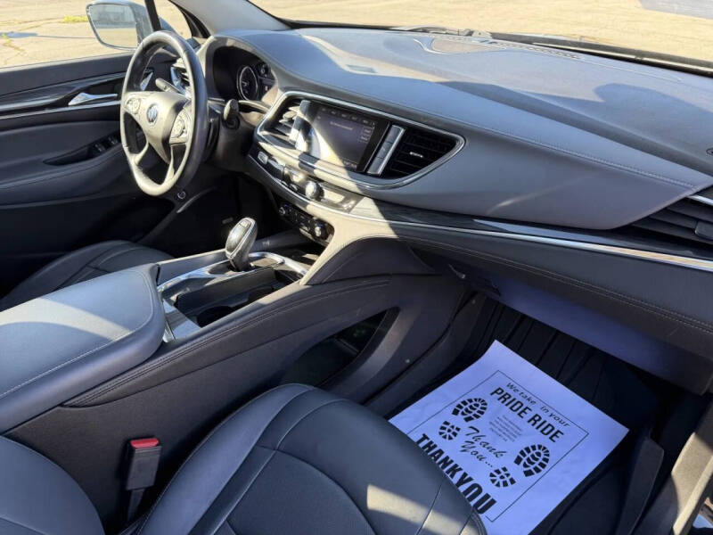 2020 Buick Enclave Essence