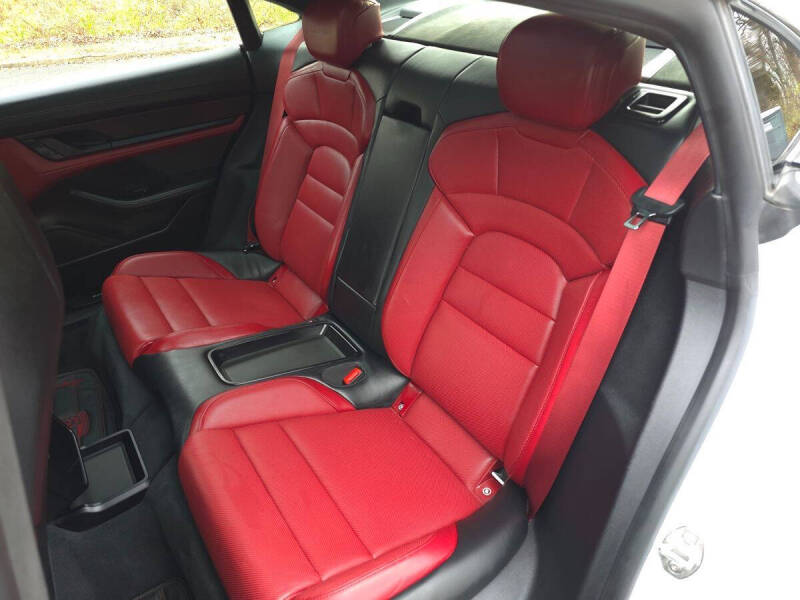 2020 Porsche Taycan Turbo