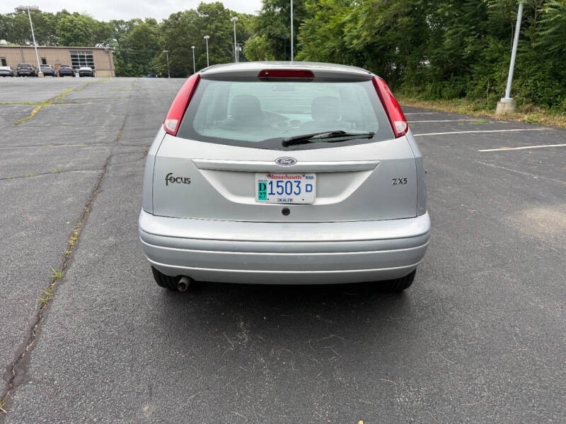 2004 Ford Focus ZX5