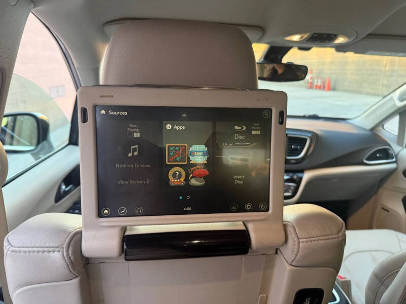 2017 Chrysler Pacifica Touring-L Plus