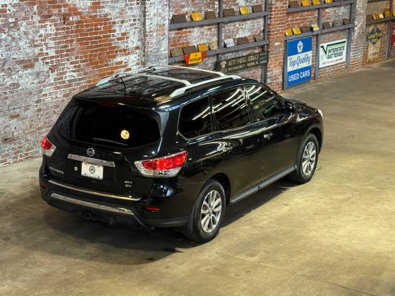 2016 Nissan Pathfinder SV