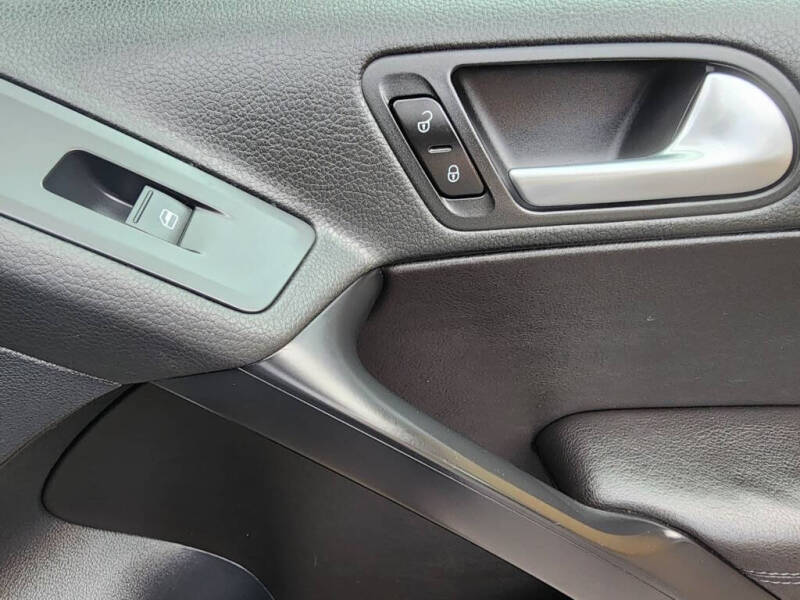 2014 Volkswagen Tiguan S 4Motion