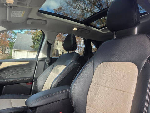 2022 Ford Escape Titanium