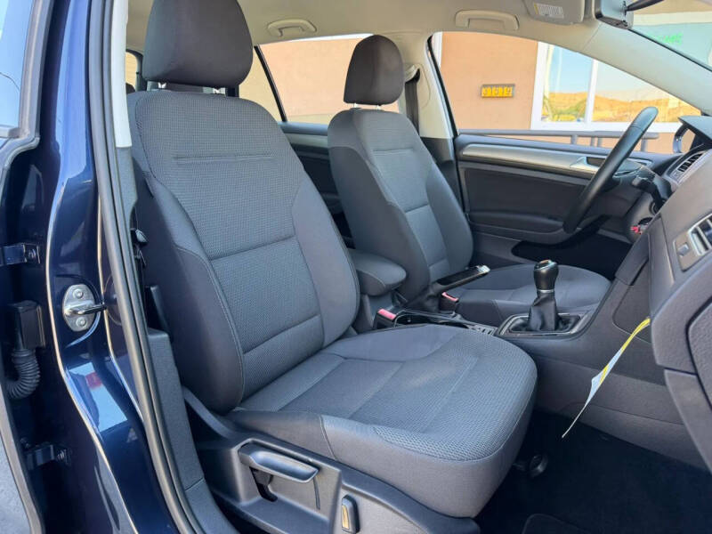 2016 Volkswagen Golf TSI S
