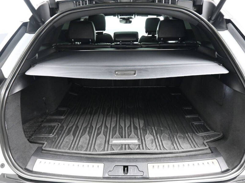 2024 Land Rover Range Rover Velar P250 Dynamic SE