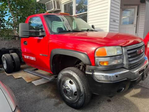 2004 GMC Sierra 3500 for sale at Deleon Mich Auto Sales in Yonkers NY