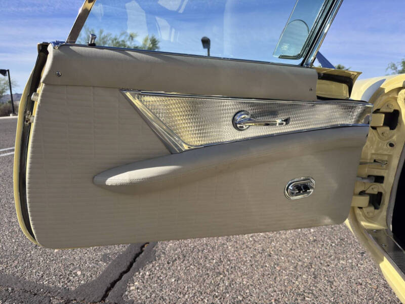 1957 Ford Thunderbird