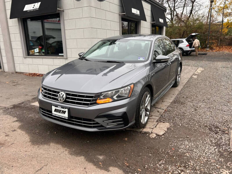 2017 Volkswagen Passat 1.8T R-Line