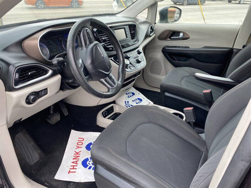 2017 Chrysler Pacifica LX