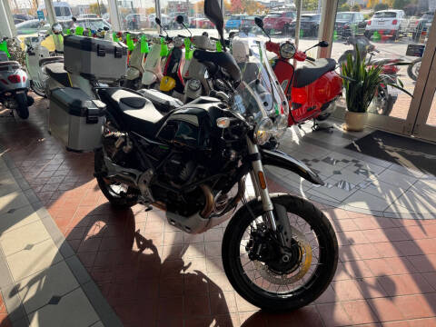 2022 Moto Guzzi V85 TT Guardia dOnore E5