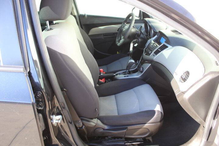 2013 Chevrolet Cruze LS Auto