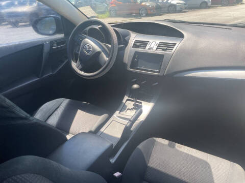 2013 Mazda MAZDA3 i SV